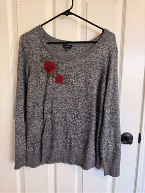 Torrid Gray Marled Knit Embroidered Red Rose Sweater Size 0